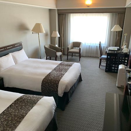 Kurashiki Royal Art Hotel Buitenkant foto