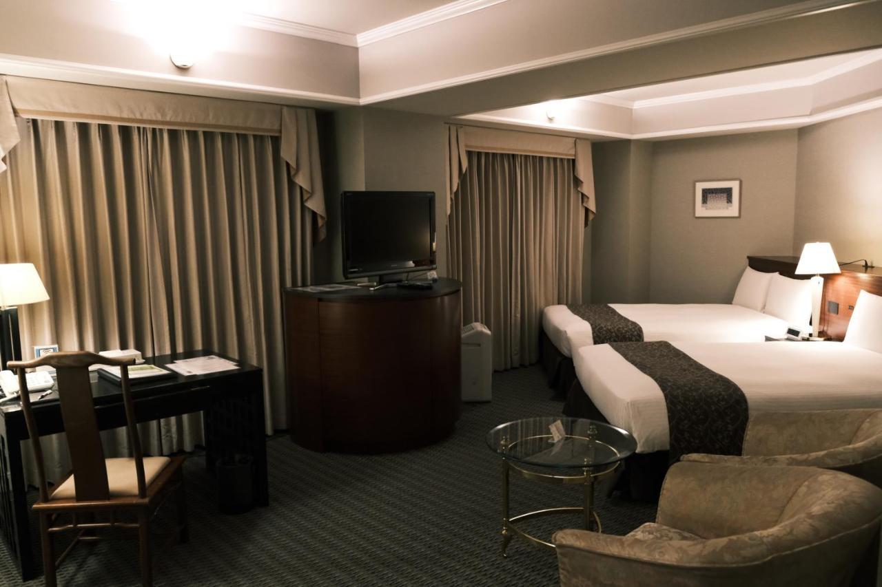 Kurashiki Royal Art Hotel Buitenkant foto