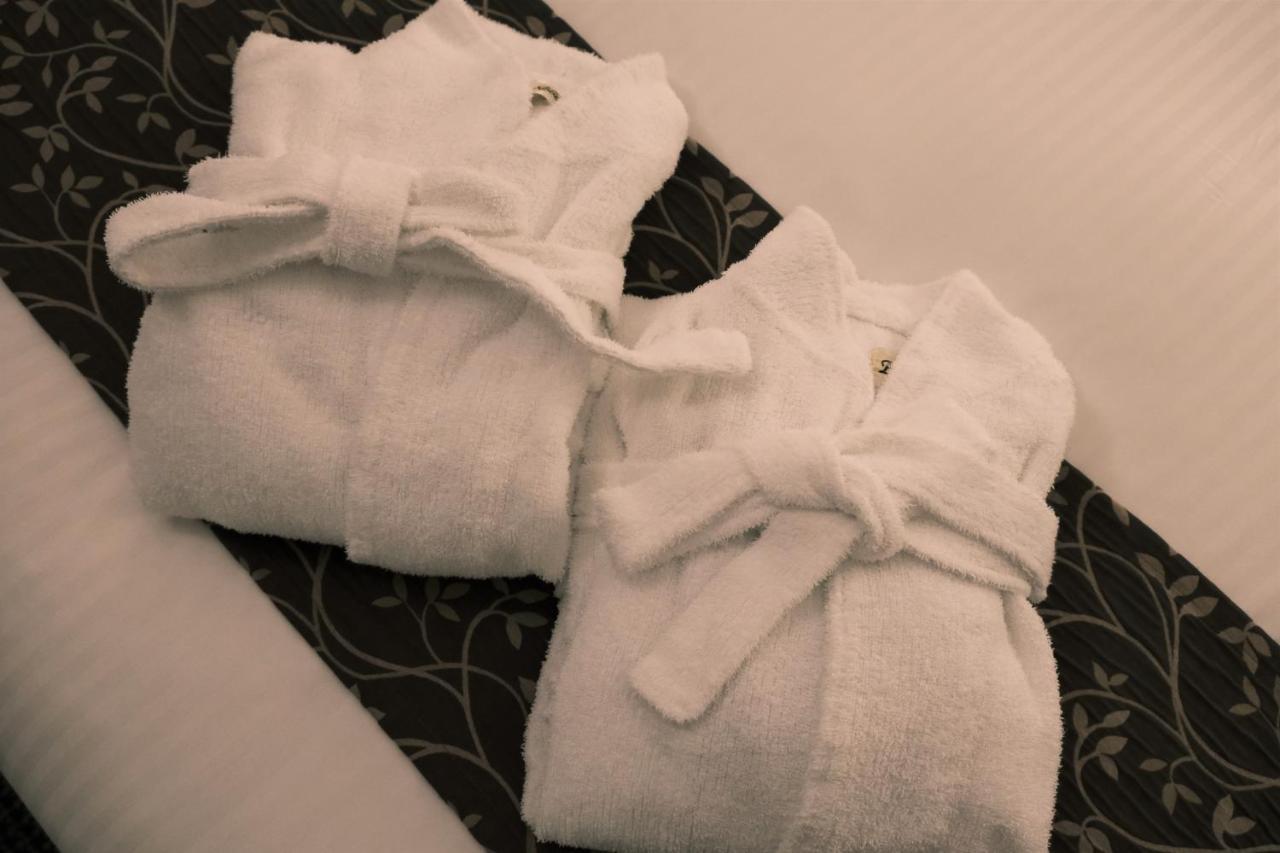 Kurashiki Royal Art Hotel Buitenkant foto