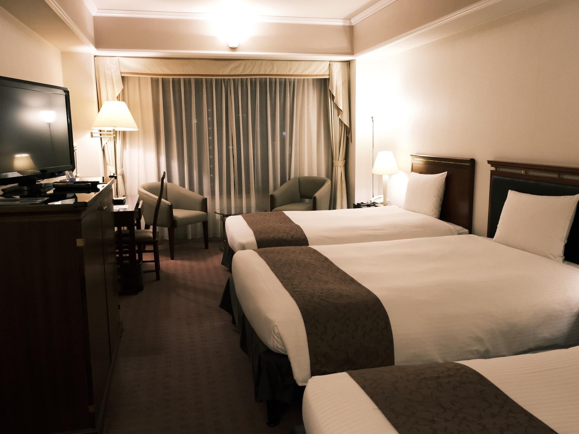 Kurashiki Royal Art Hotel Buitenkant foto