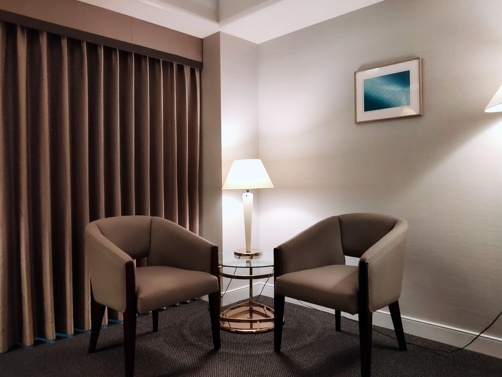 Kurashiki Royal Art Hotel Buitenkant foto