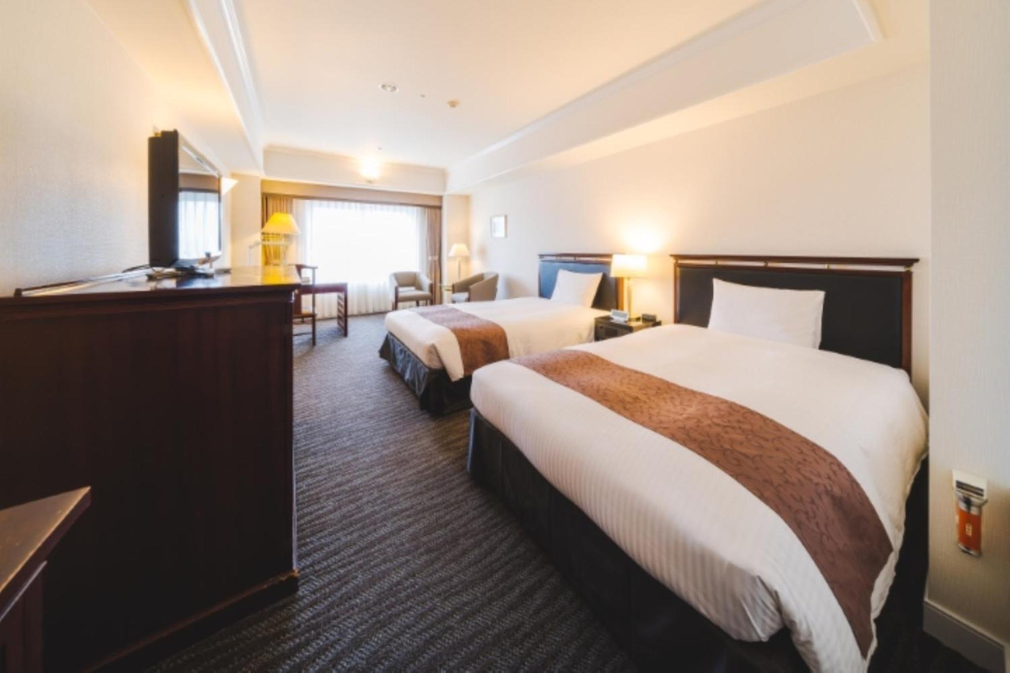 Kurashiki Royal Art Hotel Buitenkant foto