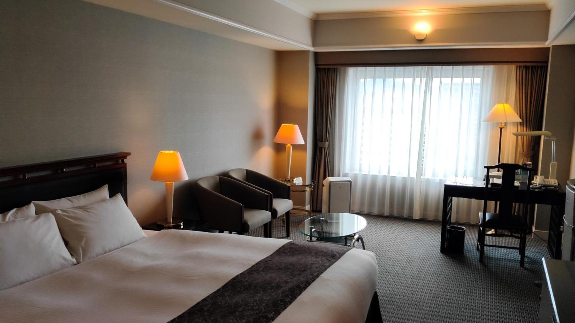 Kurashiki Royal Art Hotel Buitenkant foto