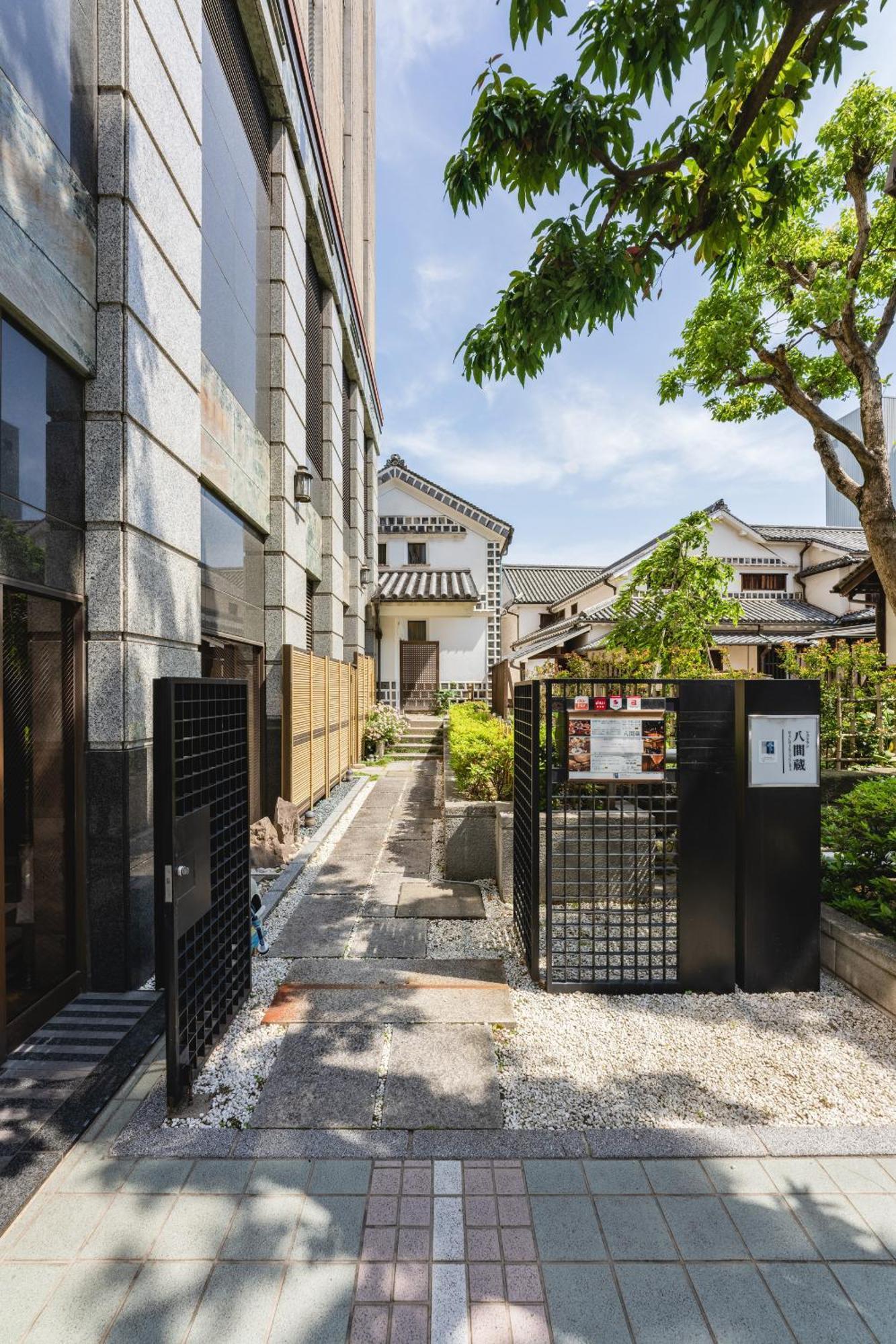 Kurashiki Royal Art Hotel Buitenkant foto