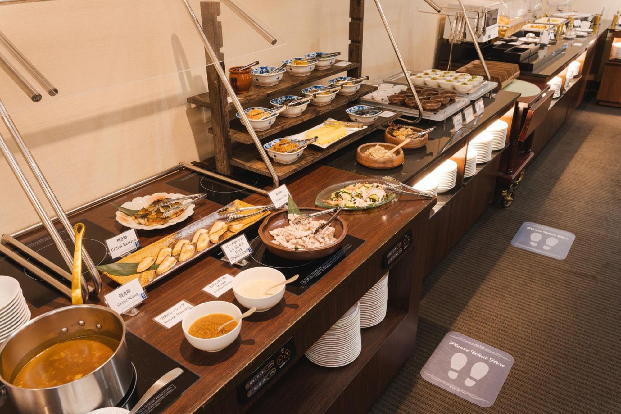 Kurashiki Royal Art Hotel Buitenkant foto