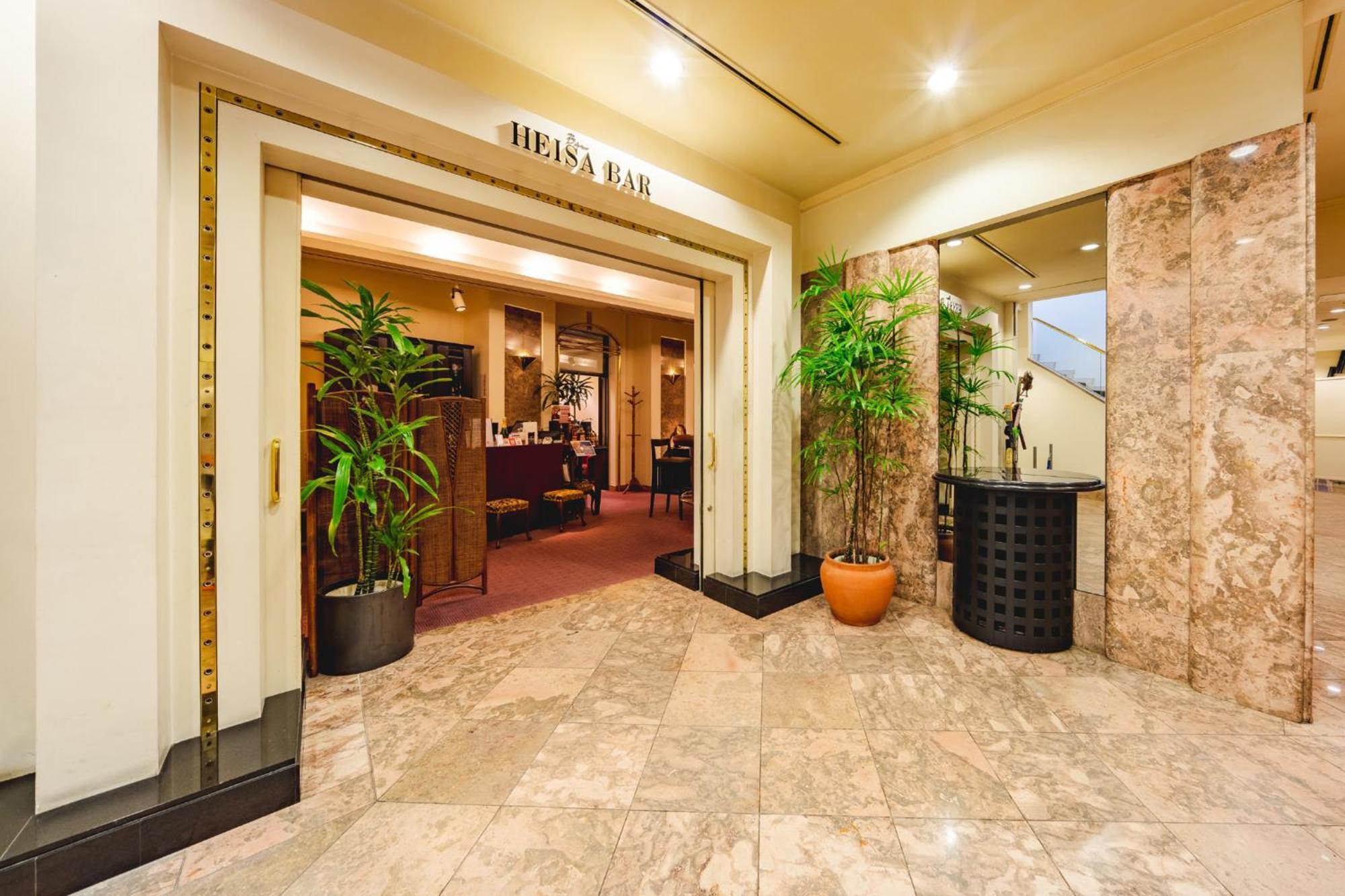 Kurashiki Royal Art Hotel Buitenkant foto